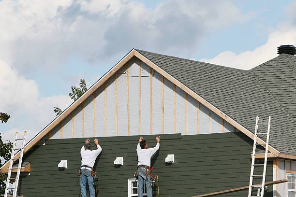 Professional Siding Installation technician working in Edenton, NC